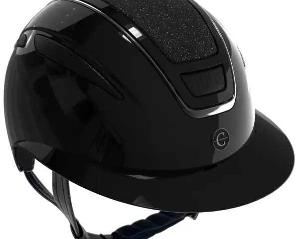 Kask z szerokim daszkiem: Styl i ochrona. Co musisz wiedzieć?
