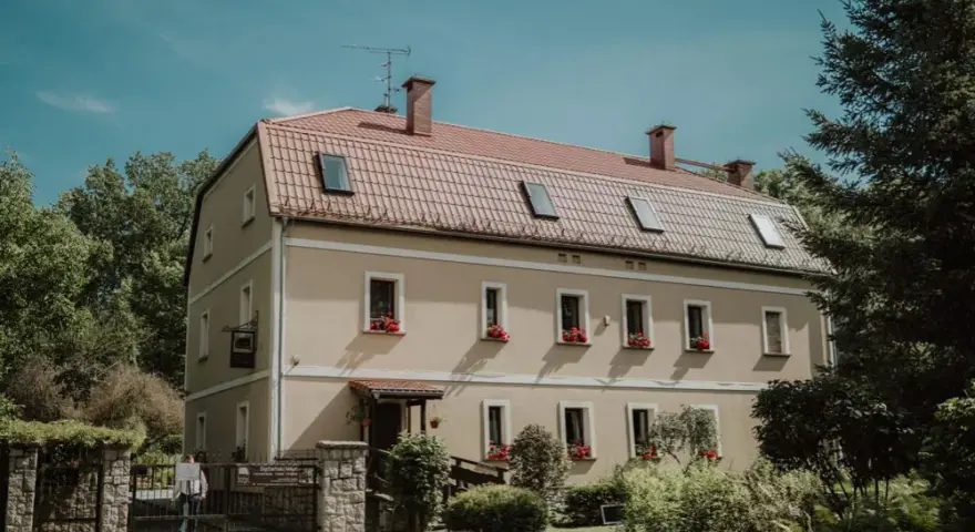 Ślężański Młyn: Hotel, restauracja, stadnina. Poznaj pełną ofertę