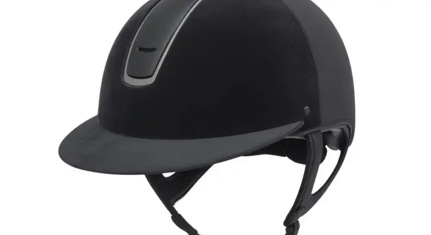 Czapka na kask jeździecki: Jak wybrać komfort i styl w każdą pogodę?